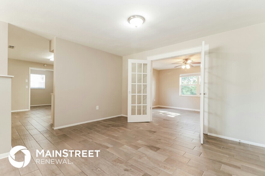 Building Photo - 7525 Foxbloom Dr