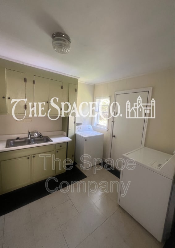 Building Photo - 49 Chapel St