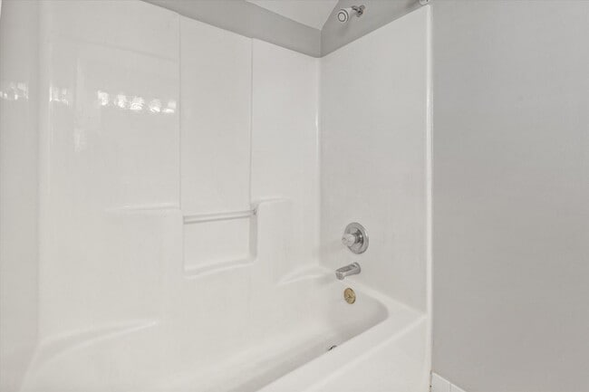 Building Photo - Beautiful 3-Bedroom Home on a Quiet Cul-de...