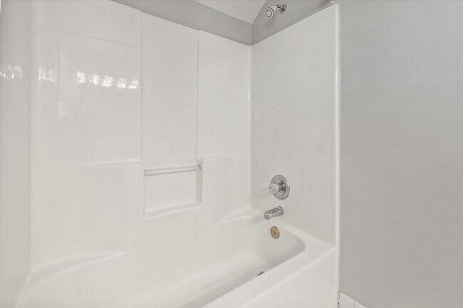 Building Photo - Beautiful 3-Bedroom Home on a Quiet Cul-de-Sac