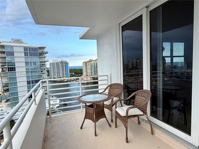 Building Photo - 888 Intracoastal Dr