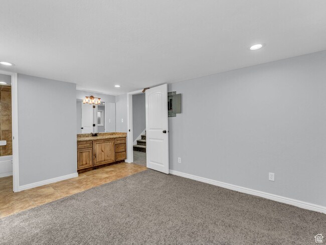 Building Photo - 8335 S 1050 E