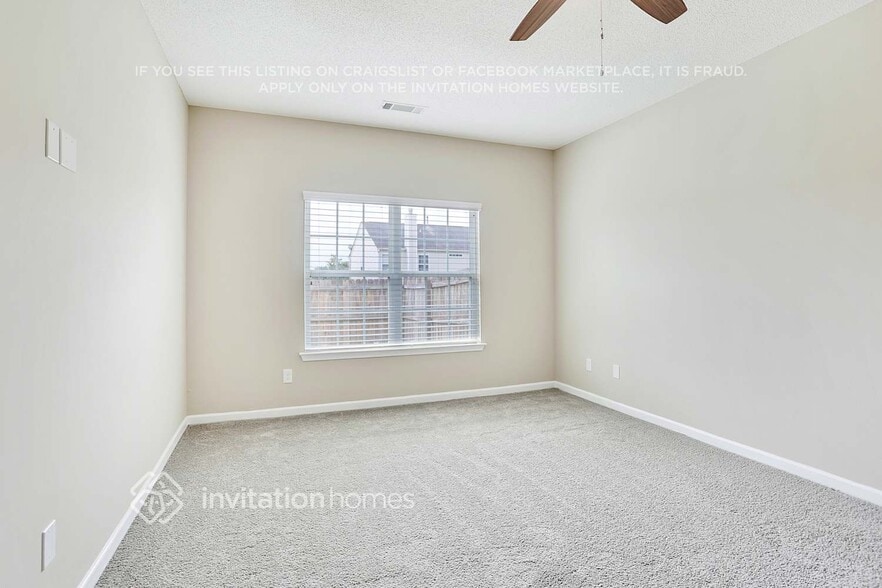 Building Photo - 805 City Park Dr