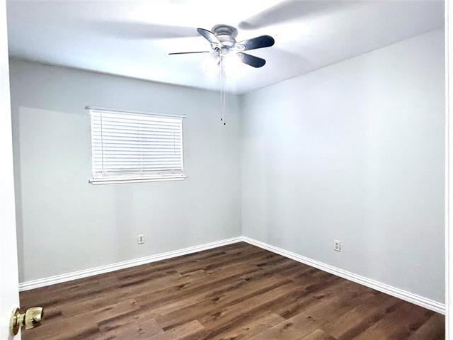 Building Photo - 220 Park Meadow Way