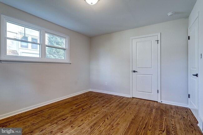 Building Photo - 308 Lenox Rd