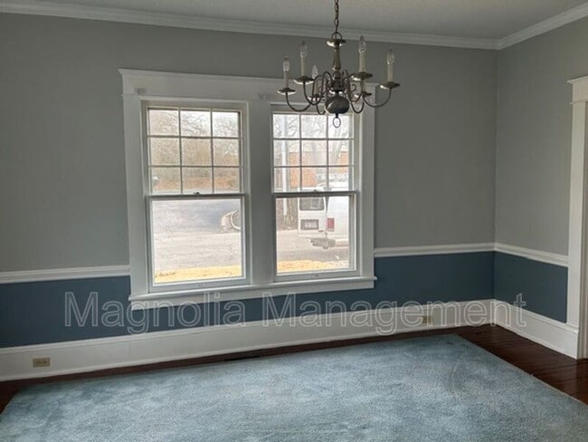 Building Photo - 107 W Jennette Ave