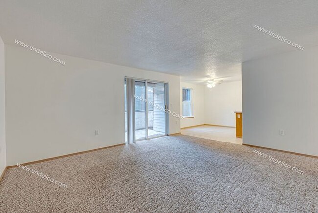 Building Photo - Spacious Pet-Friendly Ground Level Unit w/...