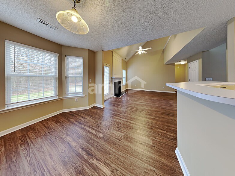Building Photo - 182 Bonnie Woods Dr