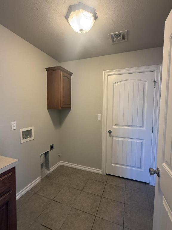 Building Photo - 2404 Pheasant Dr