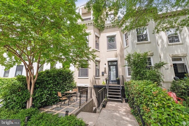 Primary Photo - 145 Adams St NW