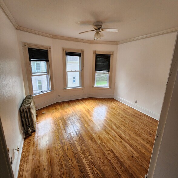 Building Photo - 312 Derby Ave