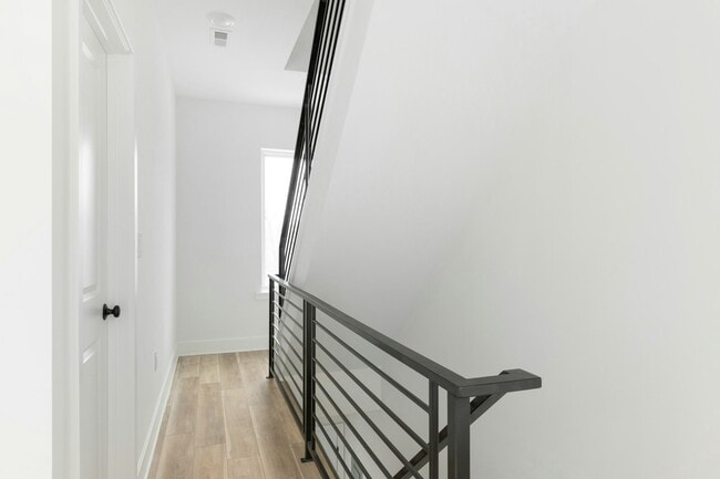 Building Photo - 1255 N 23rd St