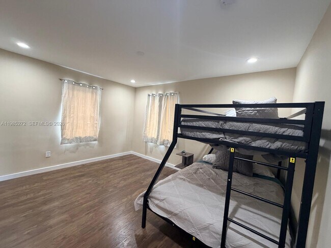 Building Photo - 943 79th Terrace