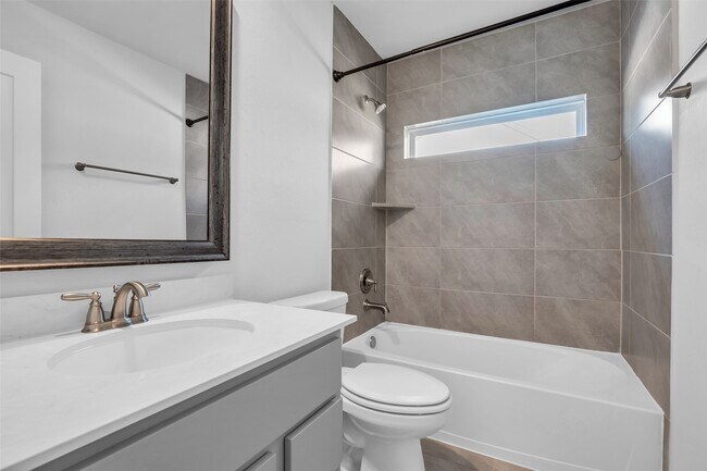 Building Photo - 16 Clearview Terrace Pl