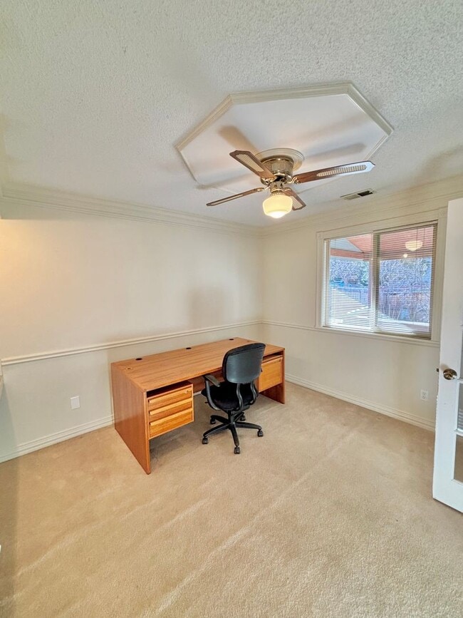 Building Photo - Beautiful 3-Bedroom Home Near Ken Caryl, Parks & Schools!!Available Now!!