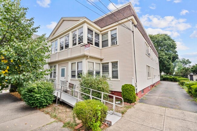 Primary Photo - 81 Plymouth St