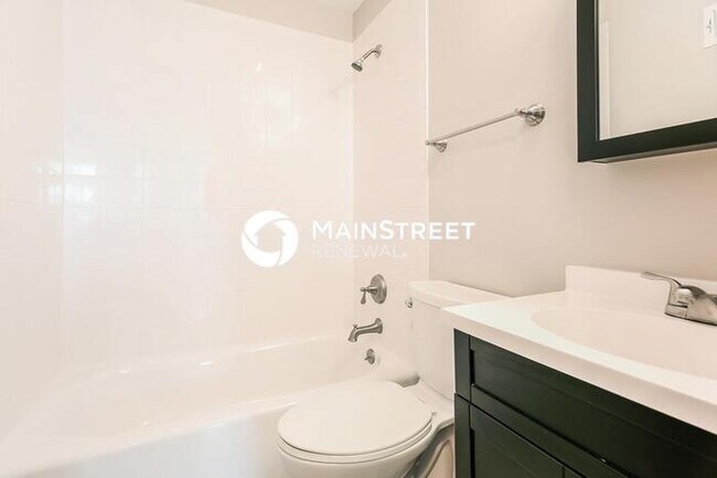 Building Photo - 3 Bedroom Pet-Friendly Home in Arnold, MO with Main Street Renewal