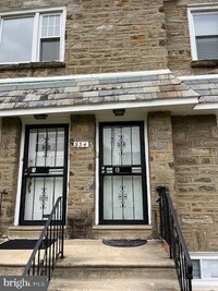 Building Photo - 934 E Hortter St