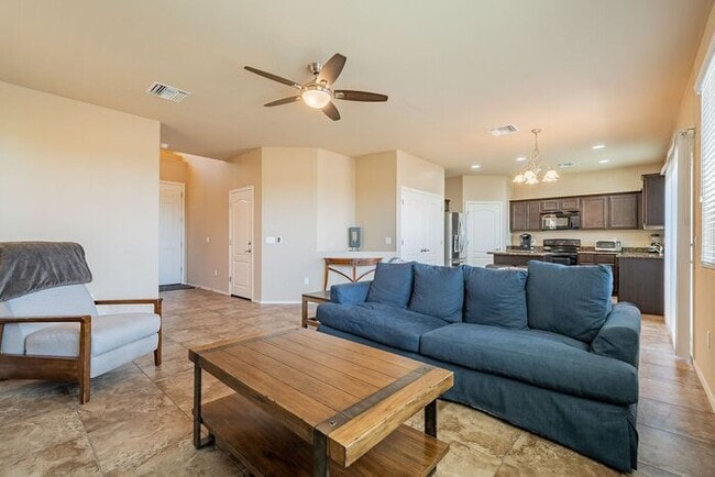 Building Photo - Spacious 3-Bed, 2.5-Bath Tucson Condo w/ G...