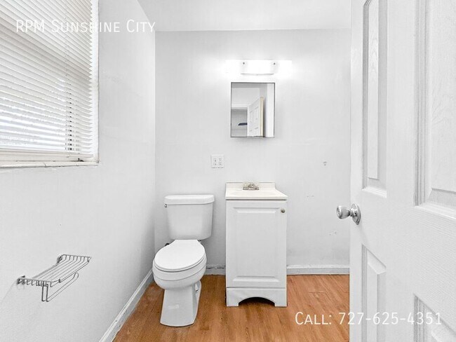 Building Photo - 10464 106th Ave N