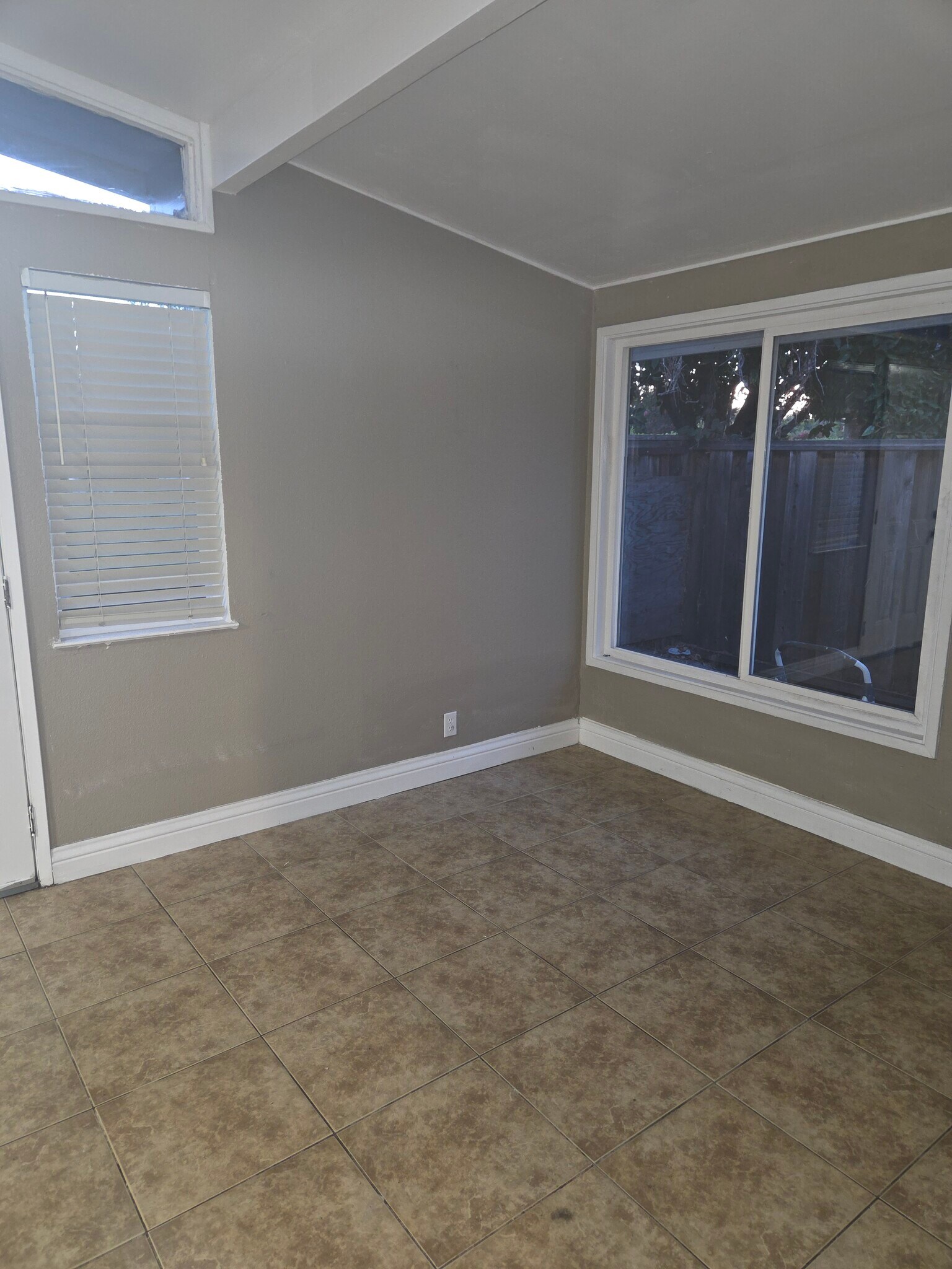 Building Photo - 1742 Orlando Dr
