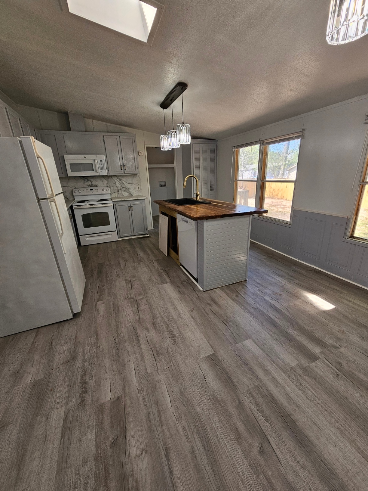 Kitchen2 - 16471 Pisces Rd