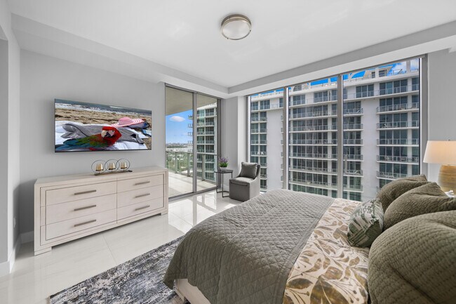 Building Photo - 3100 N Ocean Dr