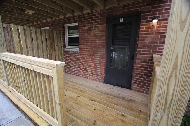 Building Photo - 1 Bedroom- Grandview Area