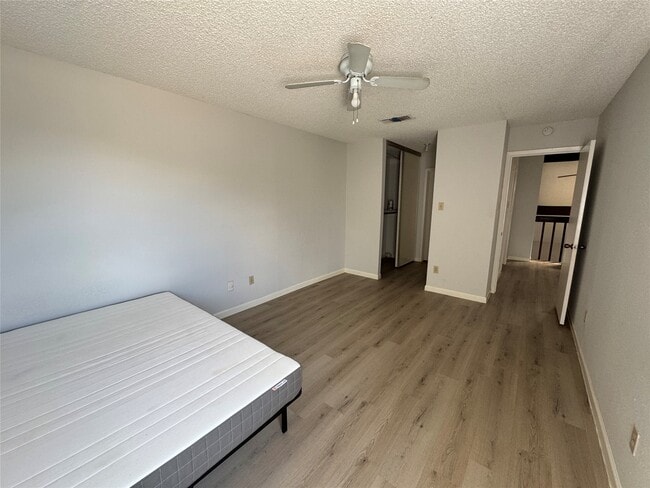 Building Photo - 12959 Wirevine Ln