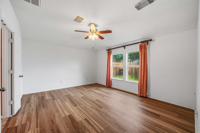 Building Photo - 22327 Albee Dr