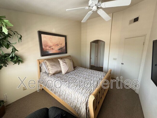 Building Photo - 38297 Crocus Ln