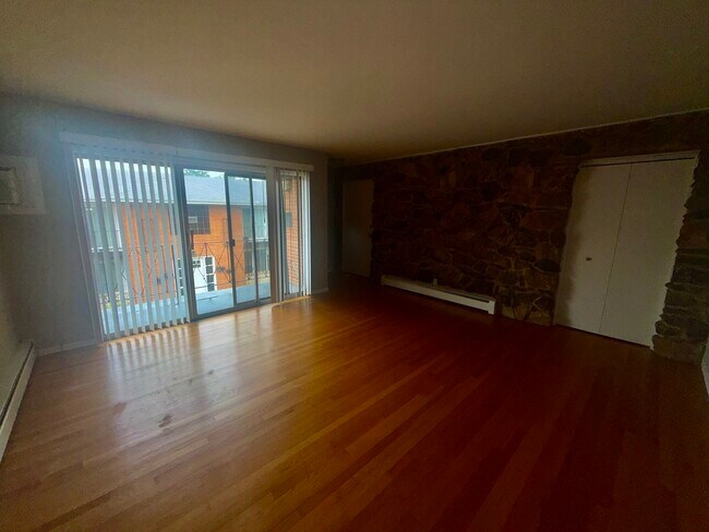 Building Photo - 13 Scotdale Rd