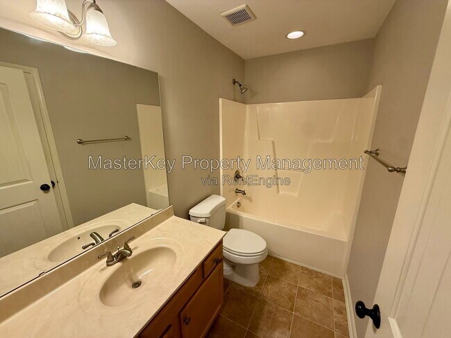 Building Photo - 533 Matheson Place