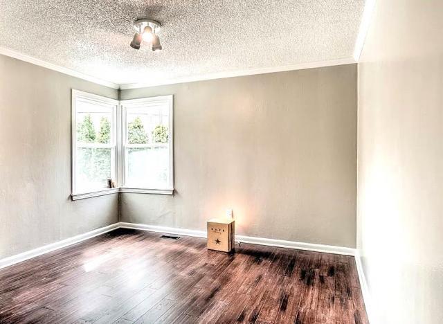 Building Photo - 2 bedroom in Seattle WA 98133