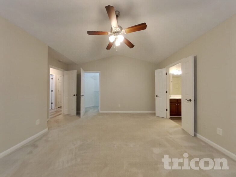 Building Photo - 300 Stone Valley Xin