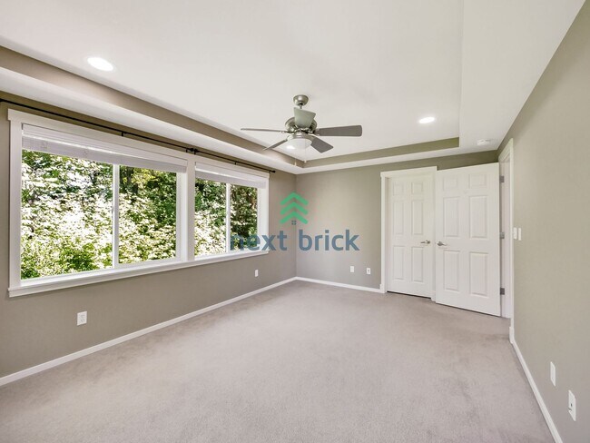 Building Photo - Rare 3 Bedroom 2.5 Bath Townhome for Rent!