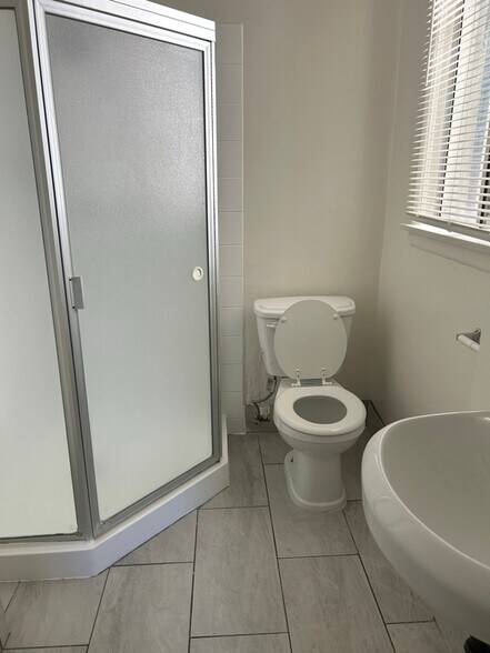 Building Photo - 1114 N Poinsettia Pl