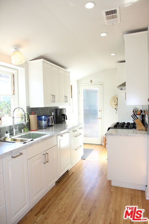 Building Photo - 8011 Stewart Ave