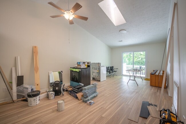Building Photo - 2 Bed, 2 Bath Renovated Townhouse – Single-Level Living – $1,800/month