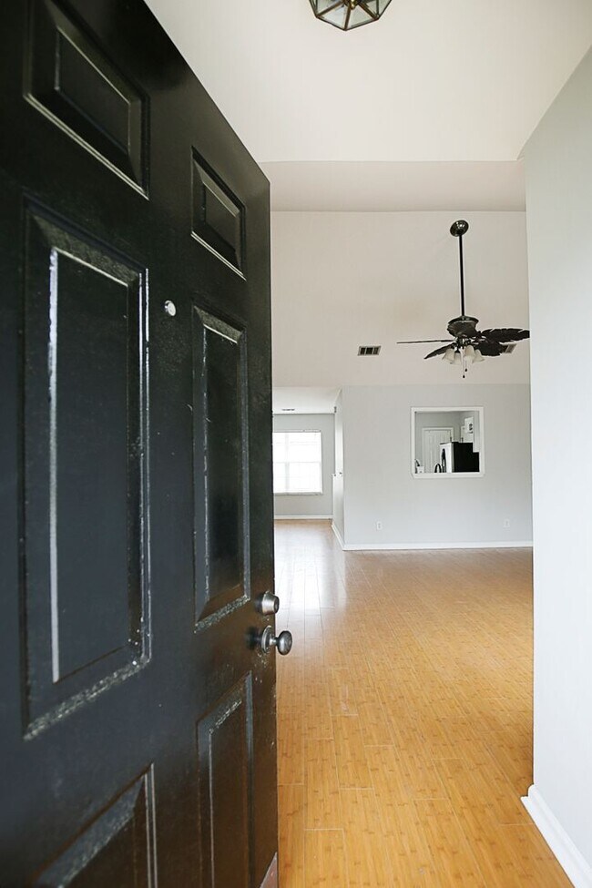 Building Photo - Available now. Beautiful fully renovated 3...