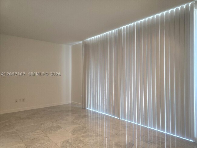 Building Photo - 1060 Brickell Ave