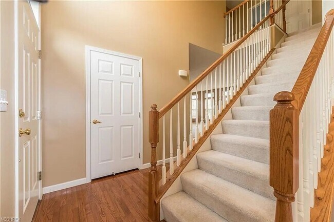 Building Photo - Spacious 4BR House in Twinsburg
