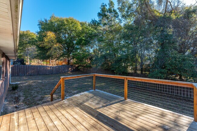 Building Photo - 654 Territory Ln