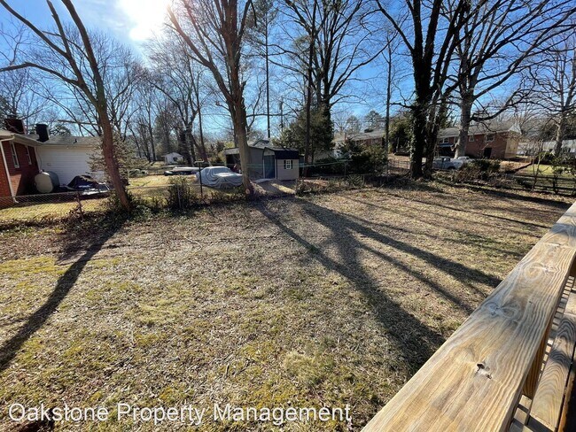 Building Photo - 3 br, 1.5 bath House - 1262 Woodcroft Road