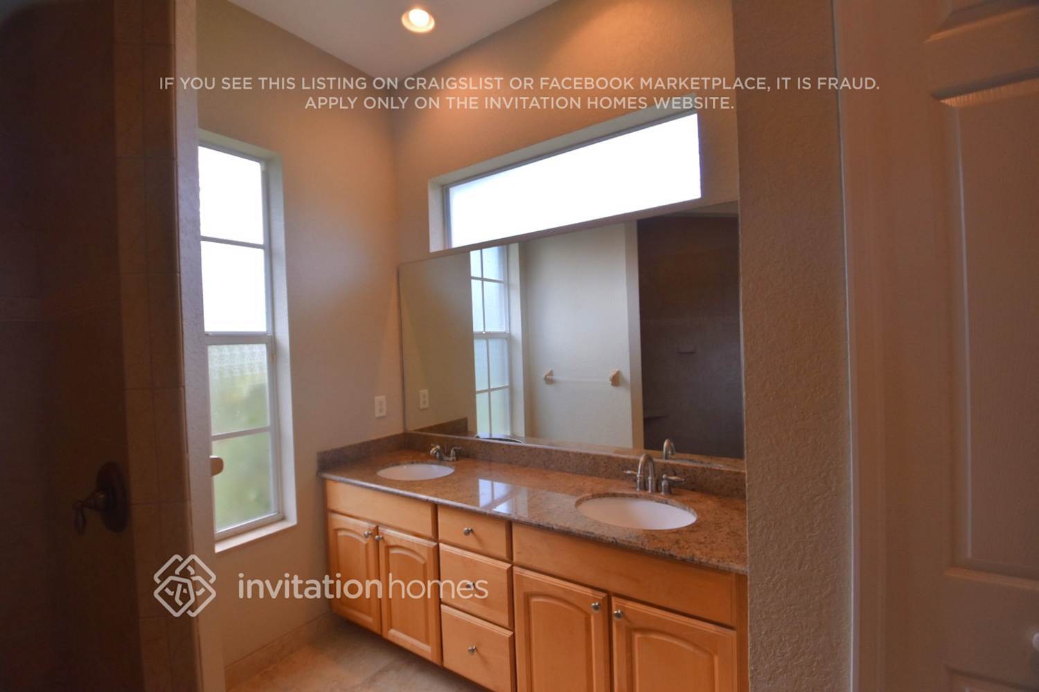 Building Photo - 4392 Skyway Ave