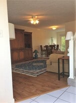 Building Photo - 1607 Meadow Spring Dr