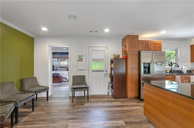 Building Photo - 1984 Mcjenkin Dr NE