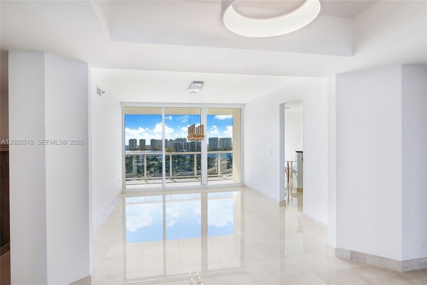 Building Photo - 19333 Collins Ave