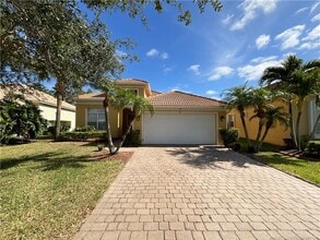 Building Photo - 331 NW Somerset Cir