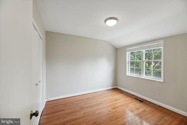 Building Photo - 3723 Ingalls Ave